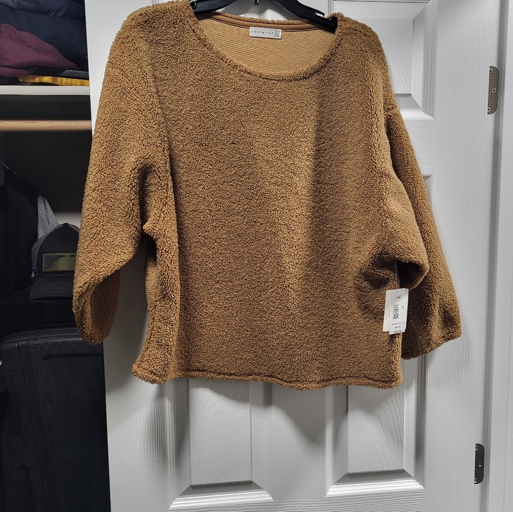 Retrology sweater